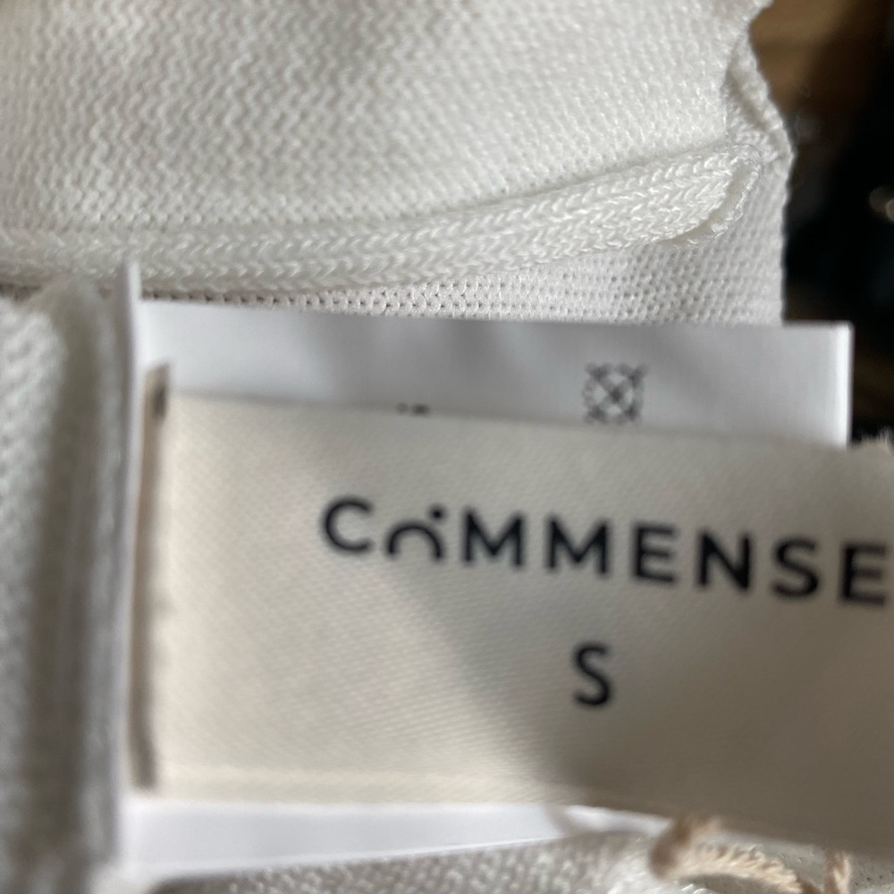 Commense White Knit Fabric - Picture 3 of 3